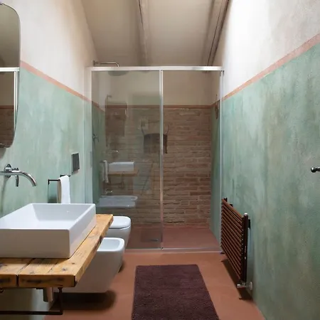 * * * * * Splendida Καστενάζο